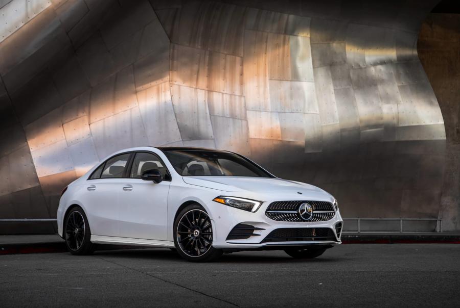  Mercedes-Benz A220 AMG Line Sedan (V177) 2018 года  (NA) (фото 1 из 31)